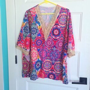 Boho chic vibrant medallion design v neck top lightweight NWOT New w out Tags